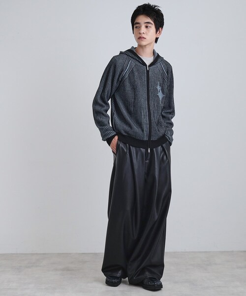 tk.TAKEO KIKUCHI（ティーケータケオキクチ）の「プレーティングブライトモチーフジップパーカー（ニット/セーター・メンズ・ベビーピンク/ブラック/ライトグレー・02/03）」の14枚目の写真