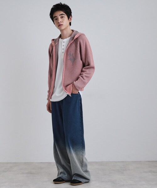 tk.TAKEO KIKUCHI（ティーケータケオキクチ）の「プレーティングブライトモチーフジップパーカー（ニット/セーター・メンズ・ベビーピンク/ブラック/ライトグレー・02/03）」の21枚目の写真