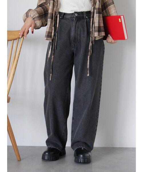 ehka sopo（エヘカソポ）の「ワンタックストレートデニムパンツ（その他パンツ・レディース・ブルー/ネイビー/チャコールグレー・S/M）」の2枚目の写真