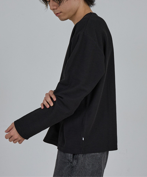 AH ABAHOUSE（エーエイチアバハウス）の「MODERN KANOKO CREW NECK LONG SLEEVE T-SHIRT / モダン カノコ クルーネック ロングスリーブTシャツ（Tシャツ/カットソー・メンズ・グレイッシュベージュ/ホワイト/ブラック・46/48/44）」の5枚目の写真
