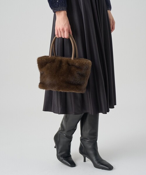 ANAYI(アナイ)の「フェイクファーハンドバッグ(ハンドバッグ・レディース・ブラウン/ホワイト/グレイッシュベージュ・FREE)」の1枚目の写真