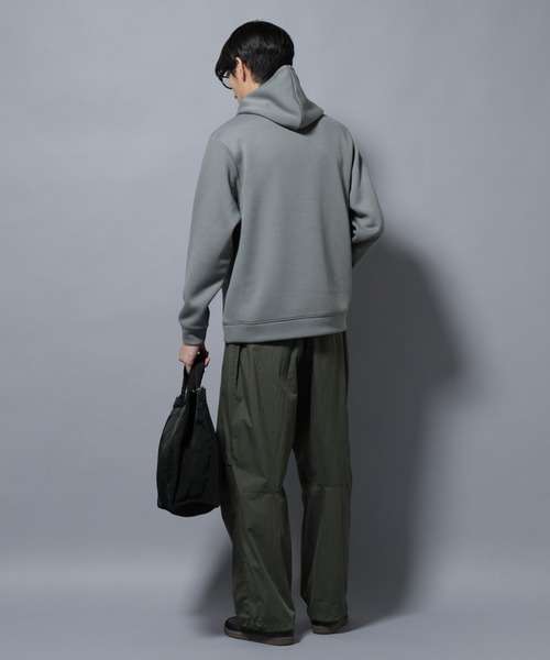 NANO universe(ナノユニバース)の「パネルダンボールフーディー 長袖(セットアップ可)(パーカー・メンズ・ブラック/グレー/オフホワイト/チャコール・S/M/L)」の5枚目の写真