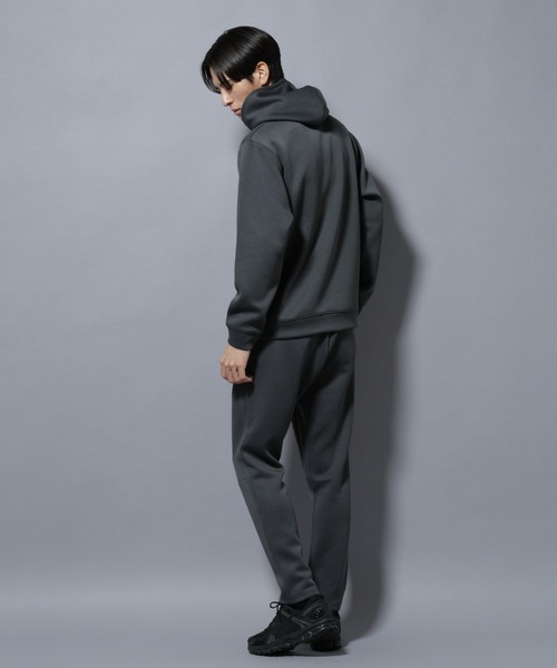NANO universe(ナノユニバース)の「パネルダンボールフーディー 長袖(セットアップ可)(パーカー・メンズ・ブラック/グレー/オフホワイト/チャコール・S/M/L)」の11枚目の写真