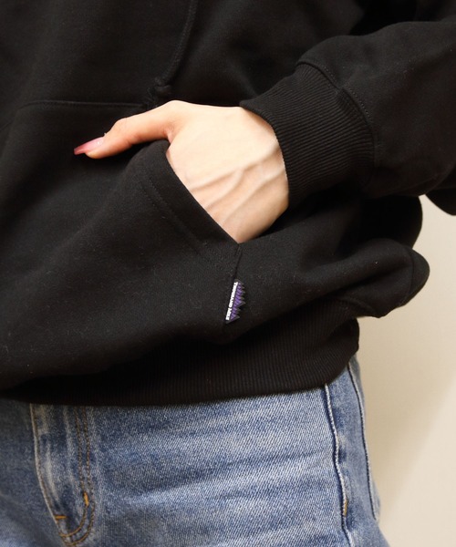 THOUSAND MILE（サウザンドマイル）の「THOUSAND MILE/サウザンドマイル　ハーフジップパーカー　HALF ZIP PARKER（パーカー・メンズ・ベージュ/ブラック/チャコールグレー・L/S/M）」の5枚目の写真