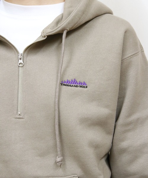 THOUSAND MILE（サウザンドマイル）の「THOUSAND MILE/サウザンドマイル　ハーフジップパーカー　HALF ZIP PARKER（パーカー・メンズ・ベージュ/ブラック/チャコールグレー・L/S/M）」の14枚目の写真
