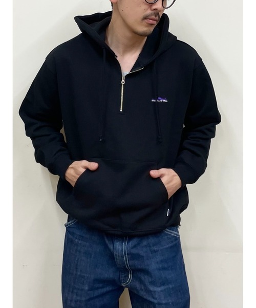 THOUSAND MILE（サウザンドマイル）の「THOUSAND MILE/サウザンドマイル　ハーフジップパーカー　HALF ZIP PARKER（パーカー・メンズ・ベージュ/ブラック/チャコールグレー・L/S/M）」の20枚目の写真