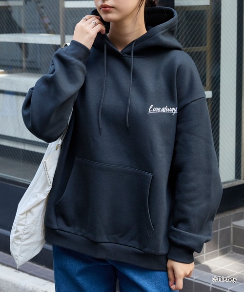 Disney（ディズニー）の「【Disney】別注 ミッキーマウス＆ミニーマウス / オールドグラフィック 刺繍 バックプリント パーカー（パーカー・レディース・グレー系/ブラック系/ネイビー/スミクロ/オートミール・L/M）」の15枚目の写真