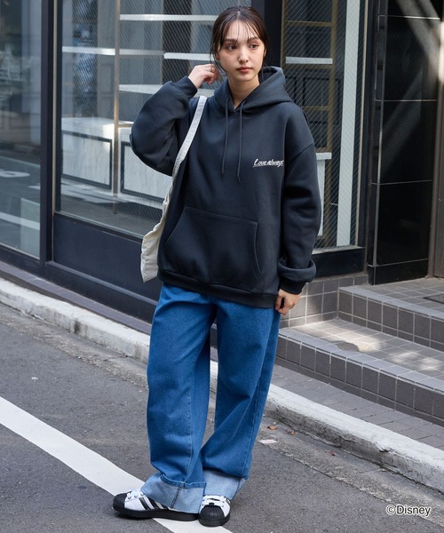 Disney（ディズニー）の「【Disney】別注 ミッキーマウス＆ミニーマウス / オールドグラフィック 刺繍 バックプリント パーカー（パーカー・レディース・グレー系/ブラック系/ネイビー/スミクロ/オートミール・L/M）」の18枚目の写真