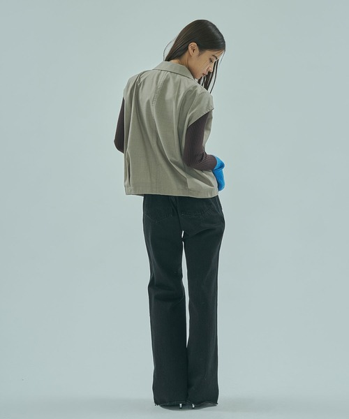 ROSE BUD（ローズバッド）の「TAILORED TUCK VEST（ベスト・レディース・ブラウン/グレー・ONE SIZE）」の4枚目の写真