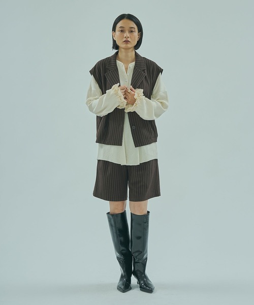 ROSE BUD（ローズバッド）の「TAILORED TUCK VEST（ベスト・レディース・ブラウン/グレー・ONE SIZE）」の8枚目の写真