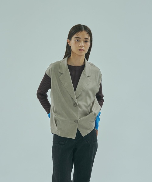 ROSE BUD（ローズバッド）の「TAILORED TUCK VEST（ベスト・レディース・ブラウン/グレー・ONE SIZE）」の16枚目の写真