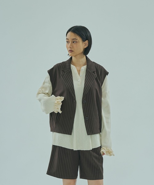 ROSE BUD（ローズバッド）の「TAILORED TUCK VEST（ベスト・レディース・ブラウン/グレー・ONE SIZE）」の5枚目の写真