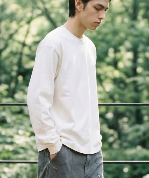 SUPERTHANKS（スーパーサンクス）の「袖刺繍ベーシック ロングTシャツ/SBY Embroidery L/S T-shirt（Tシャツ/カットソー・メンズ・ホワイト/チャコールグレー/ブラック・S/M/L）」の2枚目の写真