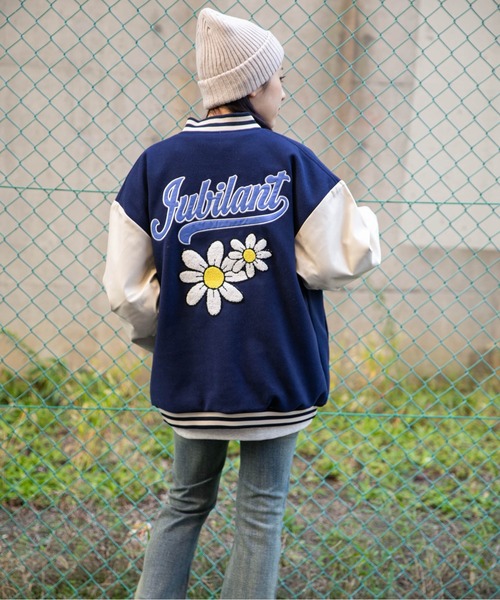 セール】《サガラ刺繍フラワー×ロゴ》レディース スタジャン カレッジ
