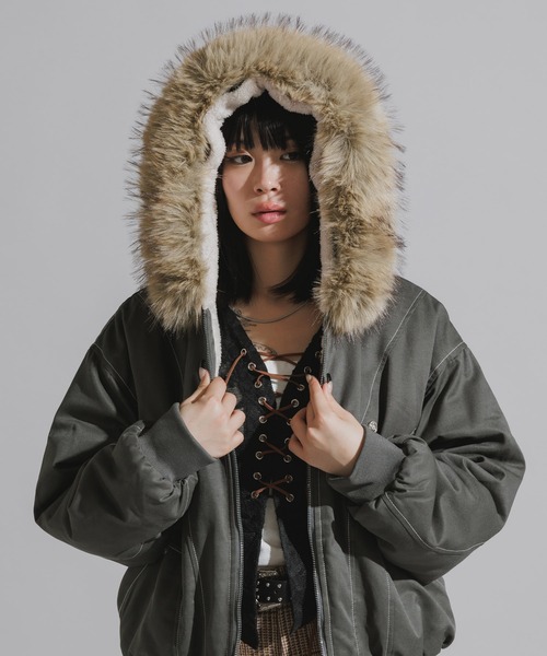 Chick（チック）の「【ファー取り外し可能】N2B-Style Faux Fur Hooded