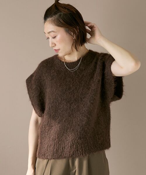 le.coeur blanc（ルクールブラン）の「《WEB限定アイテム》ソフトシャギーニットベスト（ベスト・レディース・ブラウン/パープル/ブルー/オレンジ/オフホワイト・38）」の3枚目の写真