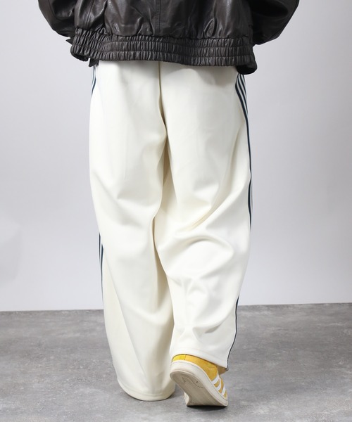 NYLAUS(ナイラス)の「【Nylaus】蜂刺繍 ライントラック ワイドパンツ バルーンパンツ ジャージ ユニセックス(その他パンツ・メンズ・アイボリー/ブラック/ブラウン・M/L)」の13枚目の写真