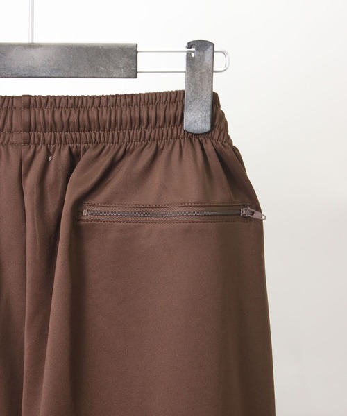 NYLAUS（ナイラス）の「【Nylaus】蜂刺繍 ライントラック ワイドパンツ バルーンパンツ ジャージ セットアップ対応 ユニセックス（その他パンツ・メンズ・ブラウン/ブラック/アイボリー・L/M）」の10枚目の写真