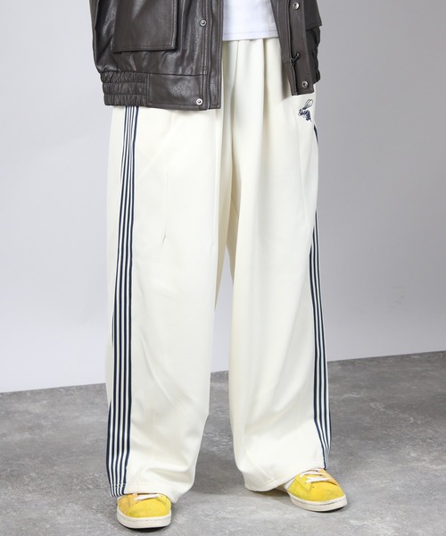 NYLAUS(ナイラス)の「【Nylaus】蜂刺繍 ライントラック ワイドパンツ バルーンパンツ ジャージ ユニセックス(その他パンツ・メンズ・アイボリー/ブラック/ブラウン・M/L)」の11枚目の写真