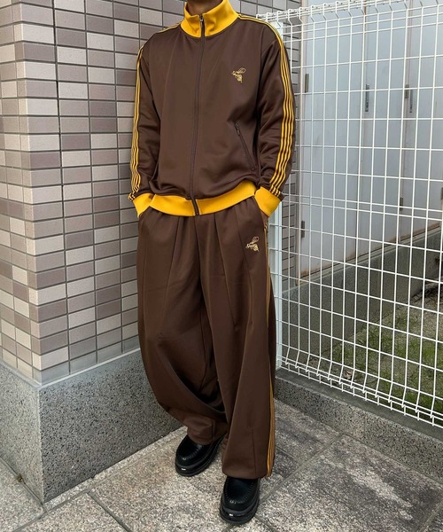 NYLAUS（ナイラス）の「【Nylaus】蜂刺繍 ライントラック ワイドパンツ バルーンパンツ ジャージ セットアップ対応 ユニセックス（その他パンツ・メンズ・ブラウン/ブラック/アイボリー・L/M）」の15枚目の写真