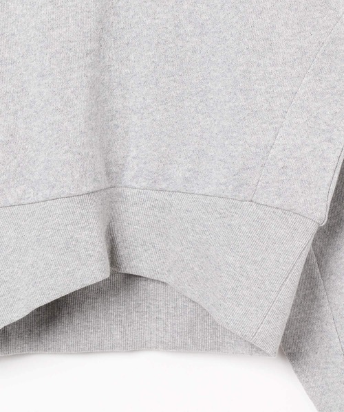 BAYFLOW（ベイフロー）の「[こだわりのフードシルエット]ショートスウェットフーディー（パーカー・レディース・グレー/チャコール/レッド・FREE）」の14枚目の写真