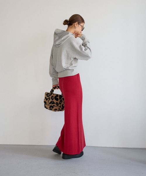 BAYFLOW（ベイフロー）の「[こだわりのフードシルエット]ショートスウェットフーディー（パーカー・レディース・グレー/チャコール/レッド・FREE）」の6枚目の写真