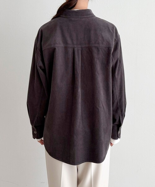 fredy emue(フレディエミュ)の「コーデュロイシャツ(シャツ/ブラウス・レディース・チャコールグレー/ライトグリーン/アイボリー・38)」の13枚目の写真