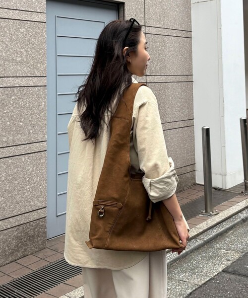 fredy emue(フレディエミュ)の「コーデュロイシャツ(シャツ/ブラウス・レディース・チャコールグレー/ライトグリーン/アイボリー・38)」の20枚目の写真