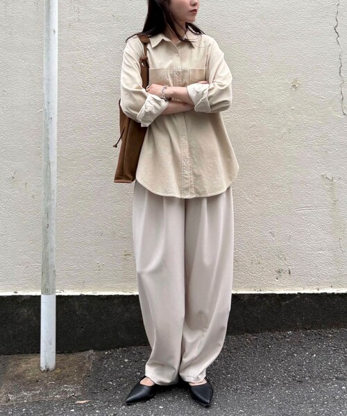fredy emue(フレディエミュ)の「コーデュロイシャツ(シャツ/ブラウス・レディース・チャコールグレー/ライトグリーン/アイボリー・38)」の22枚目の写真