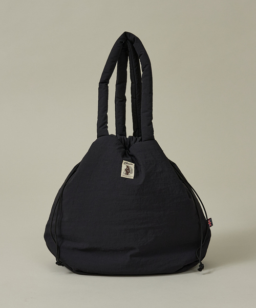 ABAHOUSE（アバハウス）の「【COBMASTER/コブマスター】PADDED-MUFFIN DRAWSTRING TOTE/パデットバッグ/パッファー/ユニセックス【WEB限定】（トートバッグ・メンズ・オレンジ/ライトベージュ/ブラック・フリー）」の6枚目の写真