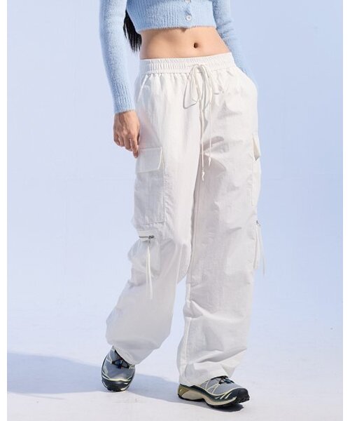 MOAA(モア)の「ラッスルジッパーカーゴパンツ(ホワイト)(その他パンツ・レディース・その他・SMALL/MEDIUM)」の1枚目の写真