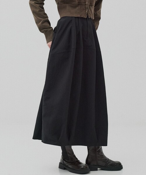 PUBLIC TOKYO（パブリックトウキョウ）の「スカルプトカーブスカート（スカート・レディース・ホワイト/ブラック・1/2）」の15枚目の写真