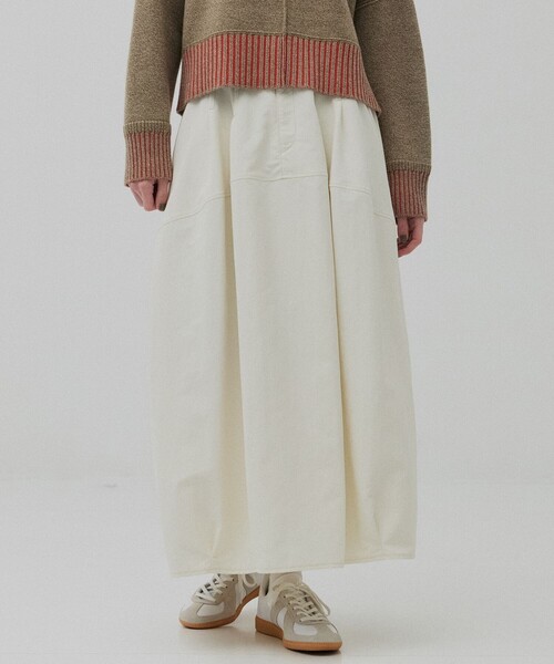 PUBLIC TOKYO（パブリックトウキョウ）の「スカルプトカーブスカート（スカート・レディース・ホワイト/ブラック・1/2）」の16枚目の写真