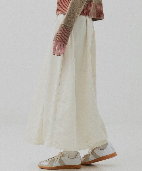 PUBLIC TOKYO（パブリックトウキョウ）の「スカルプトカーブスカート（スカート・レディース・ホワイト/ブラック・1/2）」の17枚目の写真