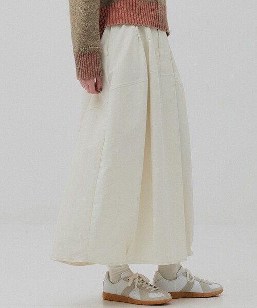 PUBLIC TOKYO（パブリックトウキョウ）の「スカルプトカーブスカート（スカート・レディース・ホワイト/ブラック・1/2）」の19枚目の写真