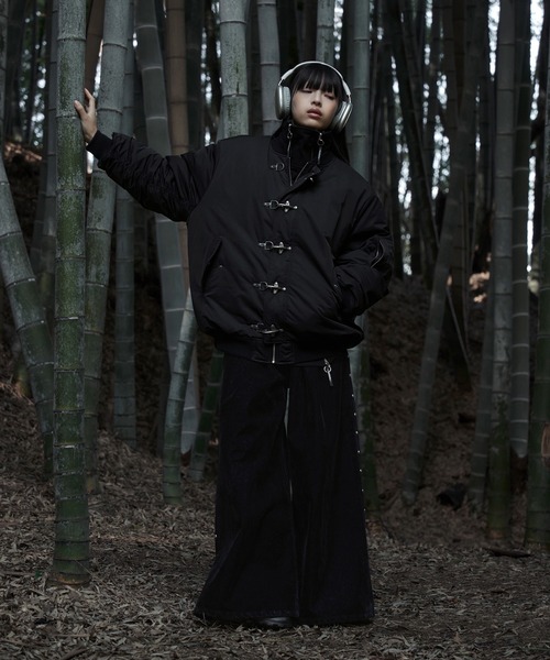 狐独(コドク)の「バギースタッズフロッキーデニム(デニムパンツ・メンズ・ブラック・LARGE/MEDIUM/SMALL)」の3枚目の写真