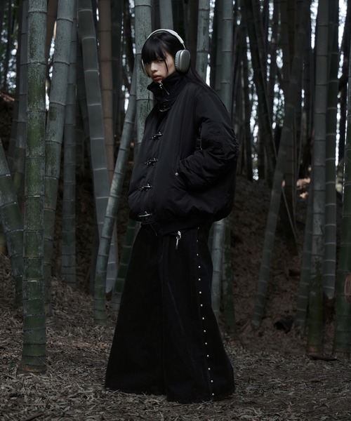 狐独(コドク)の「バギースタッズフロッキーデニム(デニムパンツ・メンズ・ブラック・LARGE/MEDIUM/SMALL)」の4枚目の写真