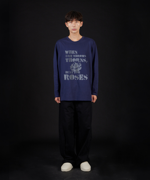 ASTRAL PROJECTION(アストラルプロジェクション)の「ローズオーバーサイズロングスリーブTシャツ_ネイビー(Tシャツ/カットソー・メンズ・その他・LARGE/MEDIUM/X-LARGE/XX-LARGE)」の6枚目の写真