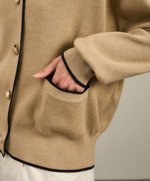 SALON adam et rope'（サロン アダム エ ロペ）の「【WEB限定】メタルボタンスウェットライクラインカーディガン 3[新色追加]（カーディガン/ボレロ・レディース・オフホワイト/サックスブルー/ブルー系その他/ベージュ系その他・FREE）」の9枚目の写真