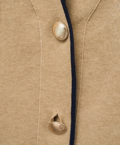 SALON adam et rope'（サロン アダム エ ロペ）の「【WEB限定】メタルボタンスウェットライクラインカーディガン 3[新色追加]（カーディガン/ボレロ・レディース・オフホワイト/サックスブルー/ブルー系その他/ベージュ系その他・FREE）」の11枚目の写真