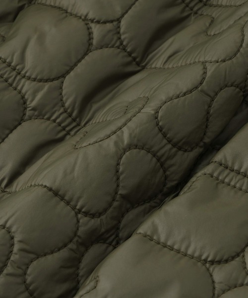 GANNI（ガニー）の「【GANNI(ガニー)】Shiny Quilt Midi Jacket w. Flare（ステンカラーコート・レディース・カーキ/ブラック・M）」の18枚目の写真