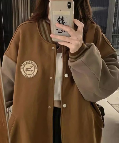 Flugge(フラッジー)の「ワンポイントスタジャン(スタジャン・レディース・ブラウン/ブラック・LARGE/MEDIUM)」の1枚目の写真