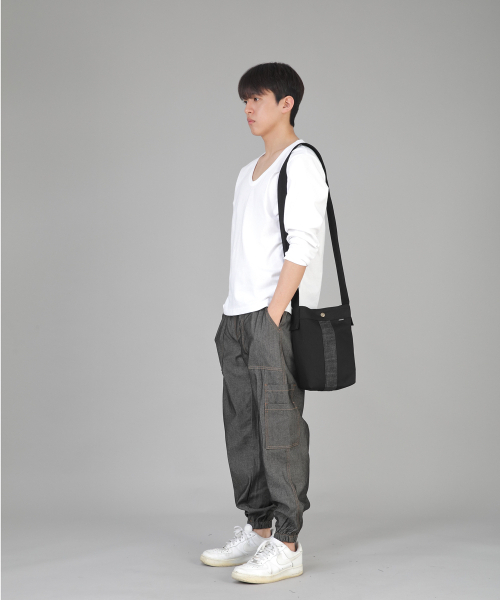 SAINTCREW(セントクルー)の「ツーレイヤーワイドカーゴジョガーパンツ W2-308J デニムグレーブラック(デニムパンツ・メンズ・その他・MEDIUM/LARGE/X-LARGE)」の4枚目の写真