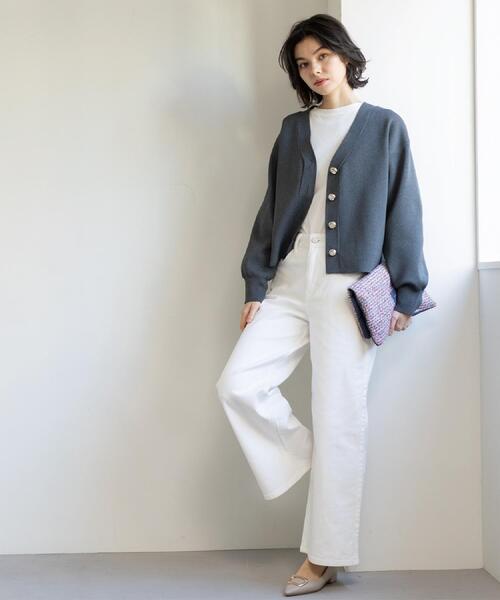 OPAQUE.CLIP（オペークドットクリップ）の「ゴールドビックボタンVネックニットカーディガン【洗濯機OK】（カーディガン/ボレロ・レディース・ライトブルー/チャコールグレー/オフホワイト・40/38/42）」の16枚目の写真