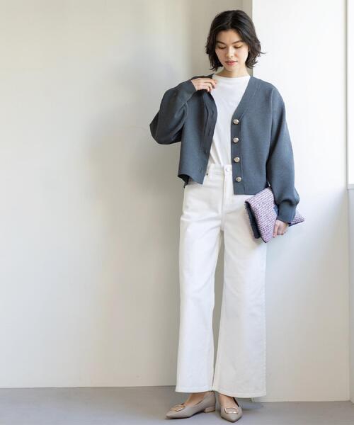 OPAQUE.CLIP（オペークドットクリップ）の「ゴールドビックボタンVネックニットカーディガン【洗濯機OK】（カーディガン/ボレロ・レディース・ライトブルー/チャコールグレー/オフホワイト・40/38/42）」の17枚目の写真