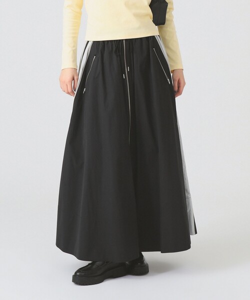 Ray BEAMS(レイビームス)の「サイドライン ギャザー スカート(スカート・レディース・オフホワイト/ブラック・1/0)」の2枚目の写真