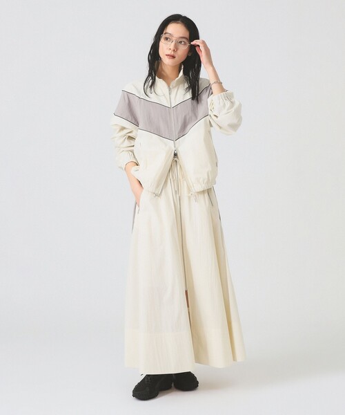 Ray BEAMS（レイビームス）の「サイドライン ギャザー スカート（スカート・レディース・オフホワイト/ブラック・1/0）」の22枚目の写真