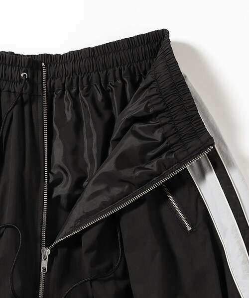 Ray BEAMS(レイビームス)の「サイドライン ギャザー スカート(スカート・レディース・オフホワイト/ブラック・1/0)」の5枚目の写真