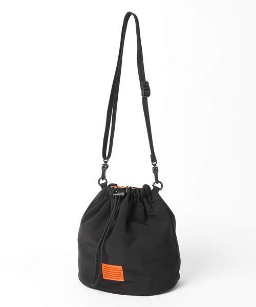 GLOBAL WORK(グローバルワーク)の「ナイロン巾着BAG/636467(ショルダーバッグ・キッズ・アイボリー/カーキ/ブラック・ONE SIZE)」の1枚目の写真