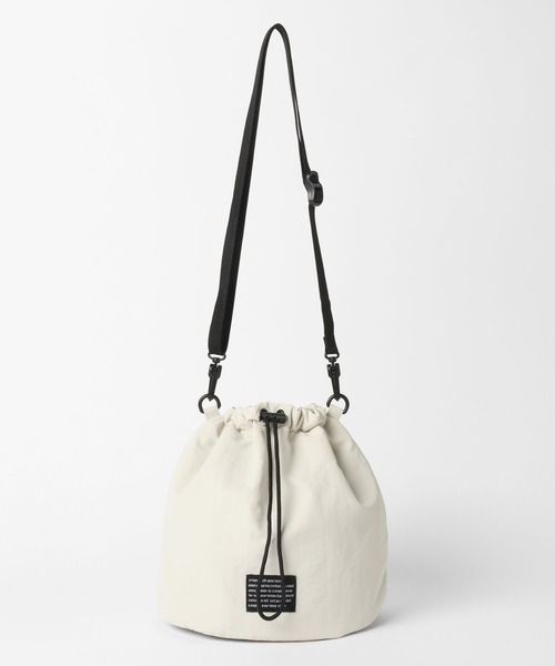 GLOBAL WORK(グローバルワーク)の「ナイロン巾着BAG/636467(ショルダーバッグ・キッズ・アイボリー/カーキ/ブラック・ONE SIZE)」の4枚目の写真